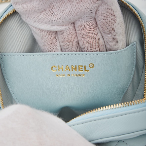 CHANEL LAMBSKIN BLUE QUILTED HEART SHOULDER BAG - Picture 7 of 8